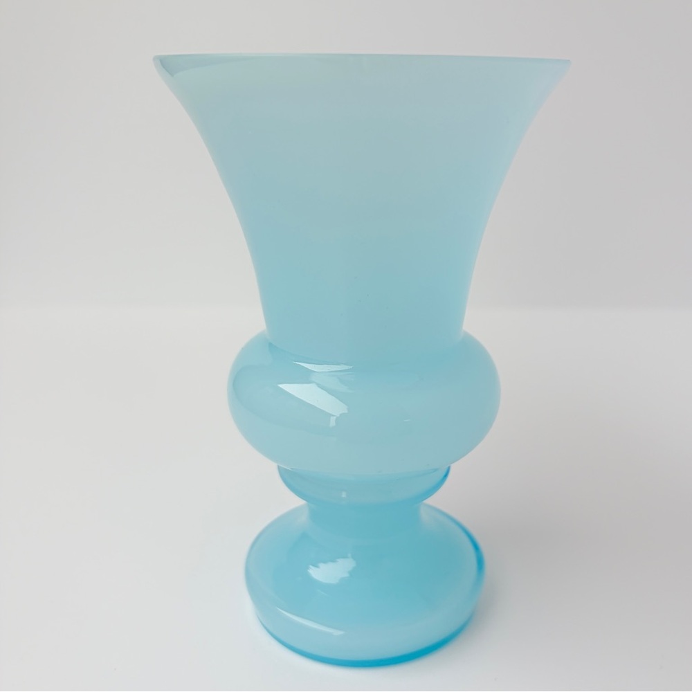 VTG Czech Czechoslovakia Cased Glass Bud Vase Blue 5 1/4”